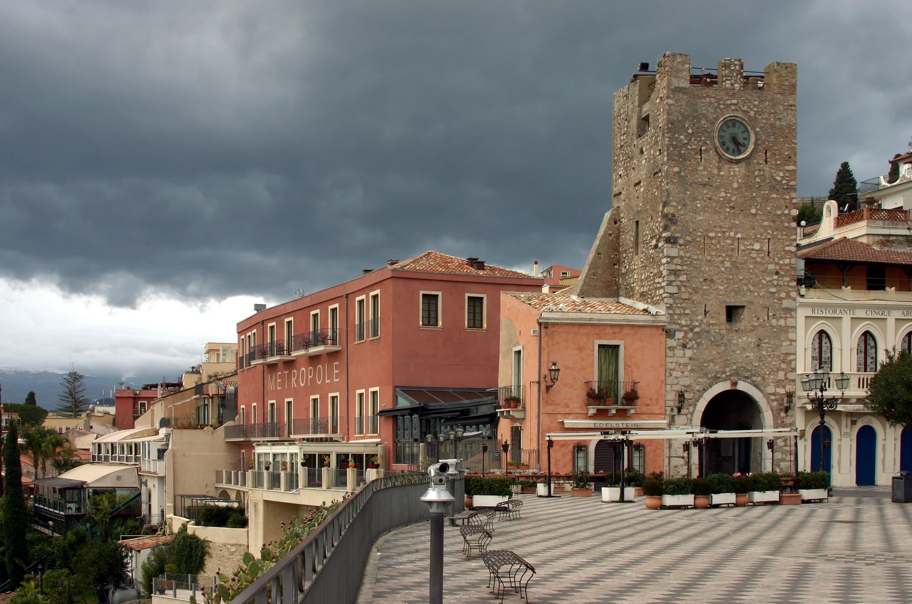 Real view of Corso Umberto in Taormina